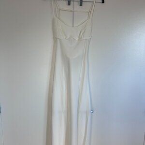 Lillusory white dress